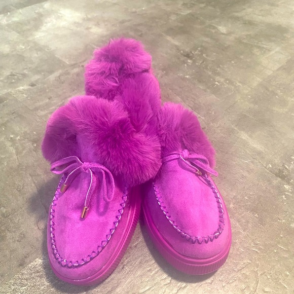 Queen T Experience Shoes - Moccasins